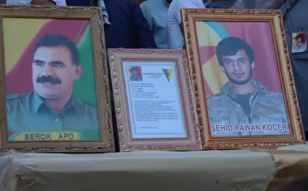 Li Dêrikê ji bo gerîla Rawan Koçer merasîmek xiyabî