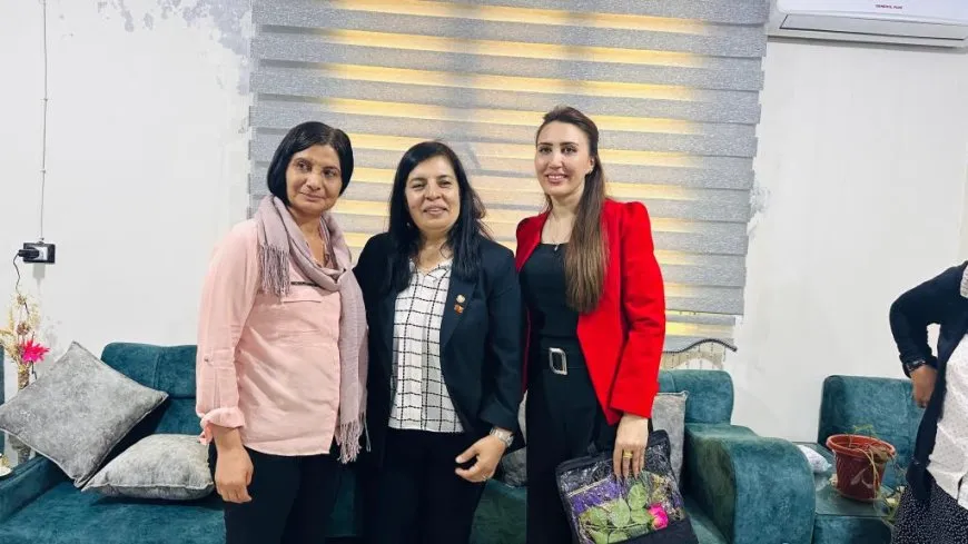Şandeya KNK'ê serdana bajarê Kobanê kir