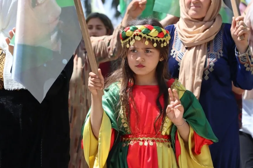 Li Kobanê bi hezaran kes ji bo Rêber Abdullah Ocalan meşiyan