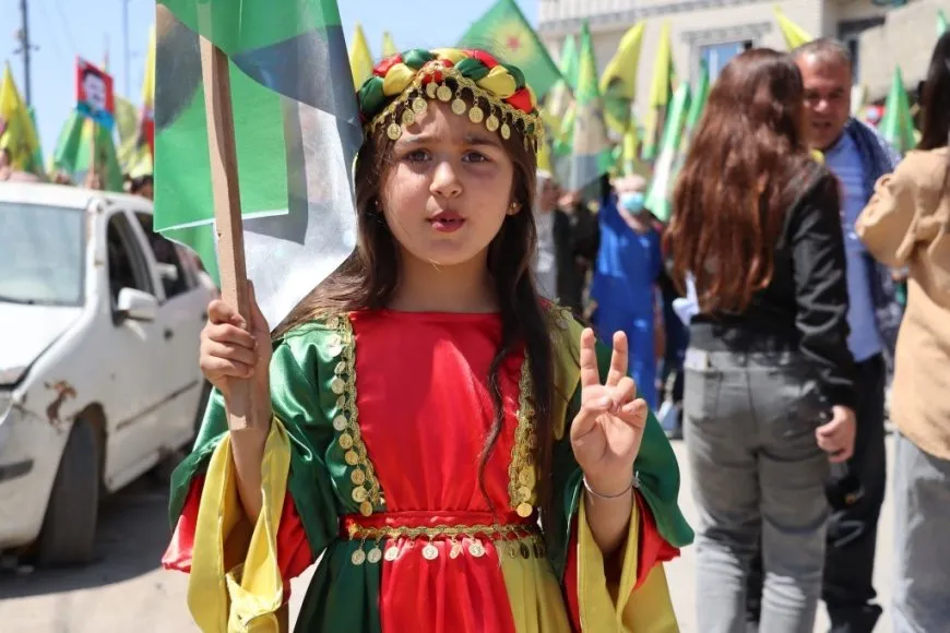 Li Kobanê bi hezaran kes ji bo Rêber Abdullah Ocalan meşiyan