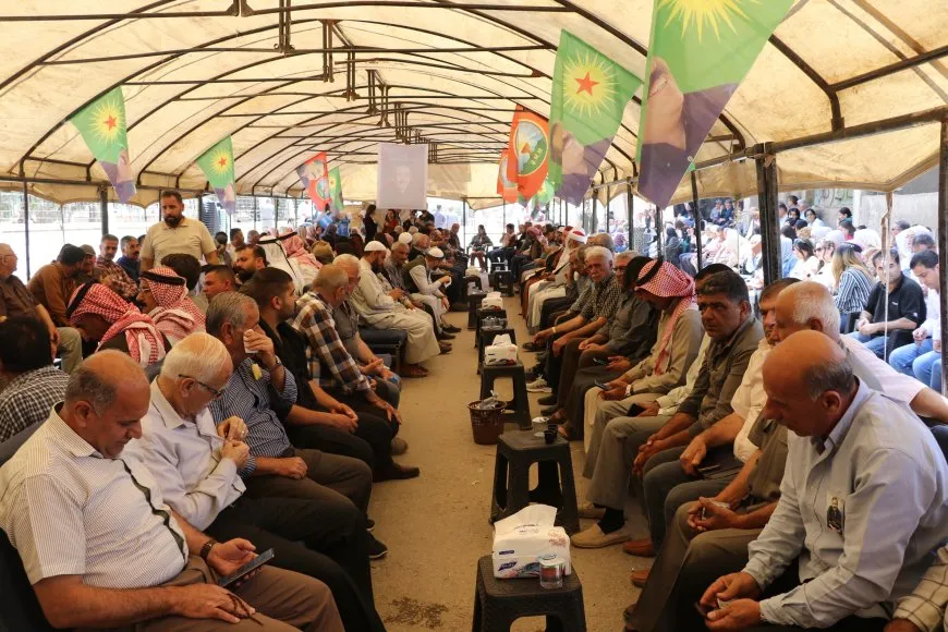 Li Qamişloyê ji bo Sirri Sureyya Onder şîn hate danîn