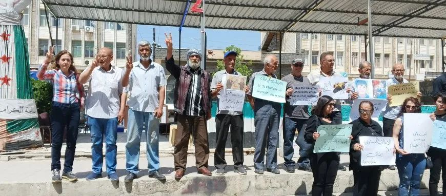 Li Siwêdayê bi daxwaza rêzgirtina li vîna Sûriyeyiyan protesto