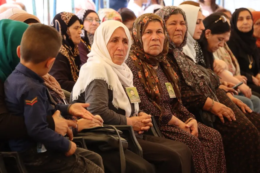 Sersaxî dan malbata şehîd Berxwedan Efrîn