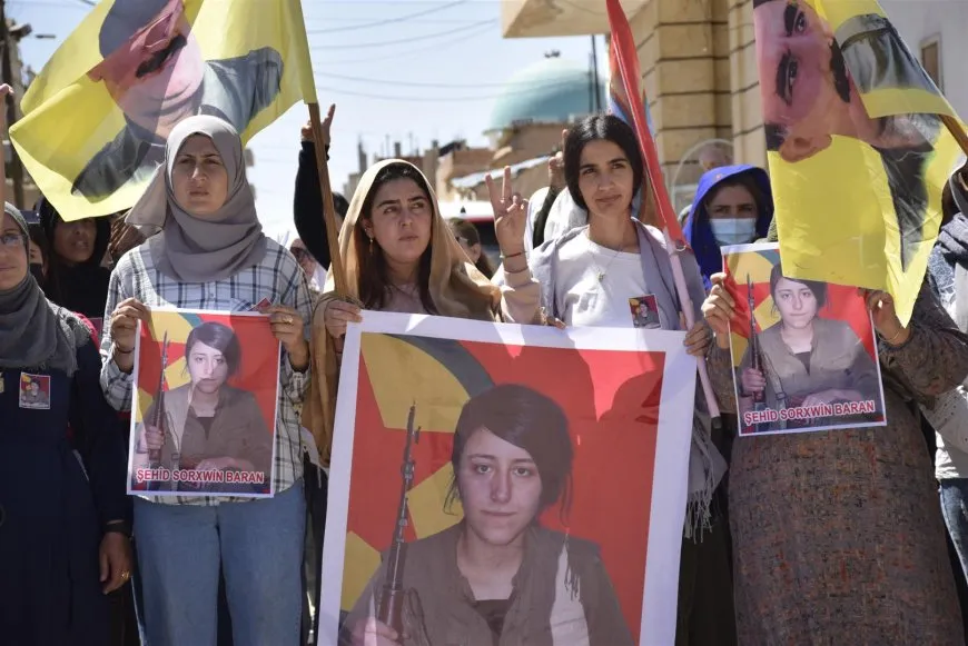Ji bo şehîda HPG’ê Sorxwîn Baran merasîma xiyabî li dar ket