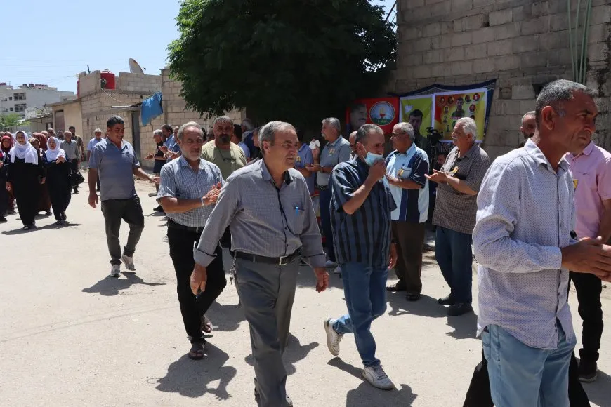 Girseya Qamişloyê sersaxî da malbata şehîd Ceger Gulo