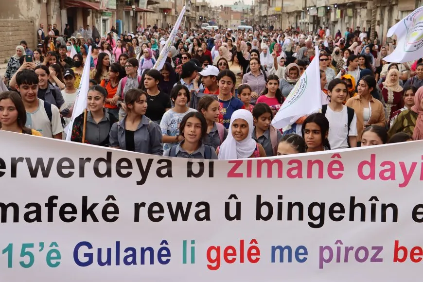 Bi boneya 15’ê Gulanê meş: Divê zimanê Kurd di destûrê de were naskirin