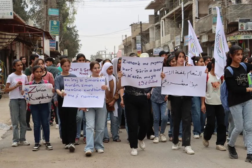 Bi boneya 15’ê Gulanê meş: Divê zimanê Kurd di destûrê de were naskirin