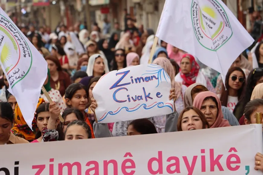 Bi boneya 15’ê Gulanê meş: Divê zimanê Kurd di destûrê de were naskirin
