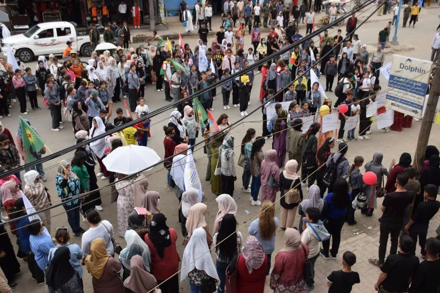 Bi boneya 15’ê Gulanê meş: Divê zimanê Kurd di destûrê de were naskirin