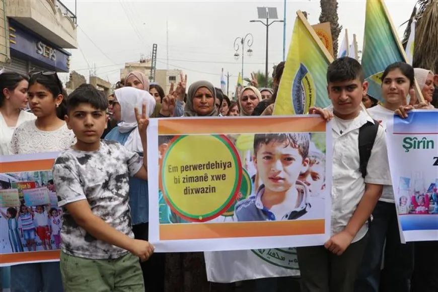 Bi boneya 15’ê Gulanê meş: Divê zimanê Kurd di destûrê de were naskirin