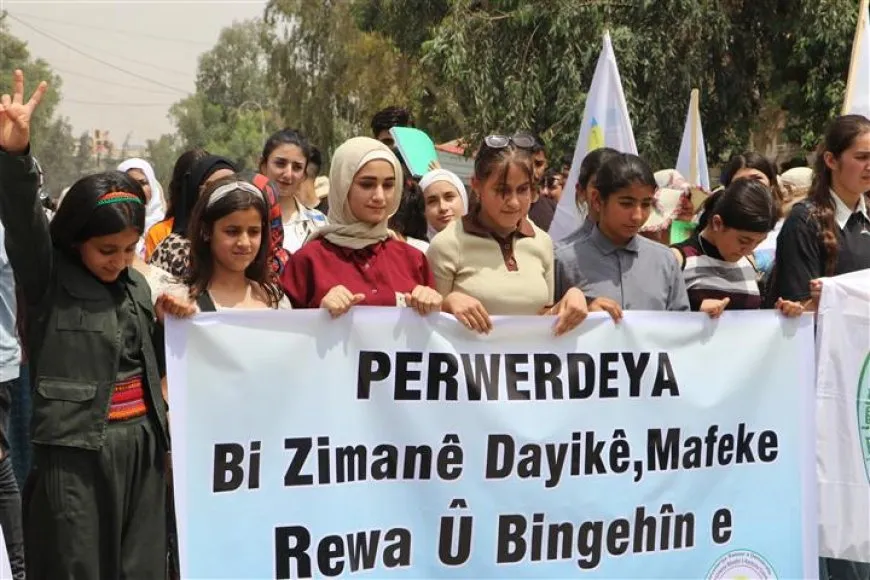 Bi boneya 15’ê Gulanê meş: Divê zimanê Kurd di destûrê de were naskirin