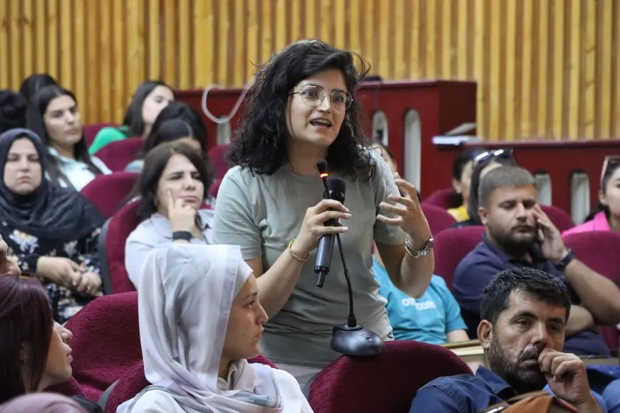 Li Zanîngeha Rojava bi boneya 15’ê Gulanê panelek li dar ket