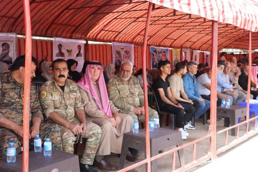 2 dewreyên şervanên Cebhet El Ekrad der çûn