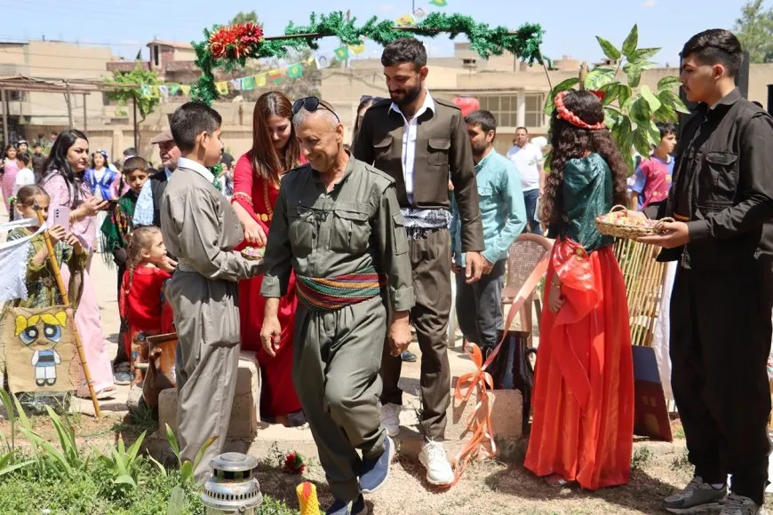 Xwendekar û mamosteyan Cejna Zimanê Kurdî pîroz kir