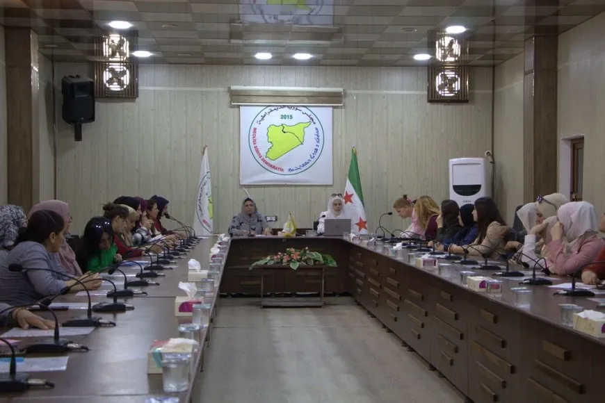 Rola jinan a di aştiya navxweyî de di komxebatekê de hate gotûbêjkirin