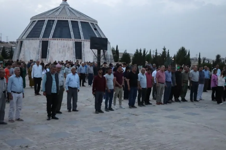 Bi pêxistina mûman şehîdên Meha Gulanê hatin bibîranîn