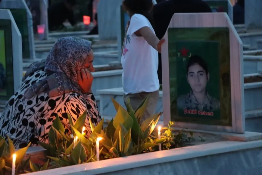 Bi pêxistina mûman şehîdên Meha Gulanê hatin bibîranîn