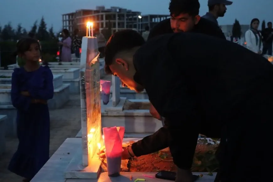 Bi pêxistina mûman şehîdên Meha Gulanê hatin bibîranîn