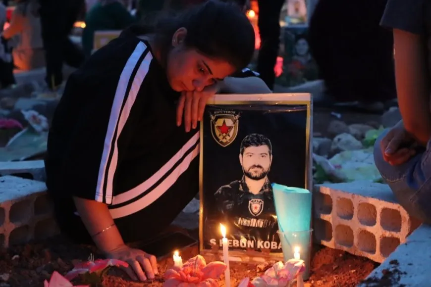 Bi pêxistina mûman şehîdên Meha Gulanê hatin bibîranîn