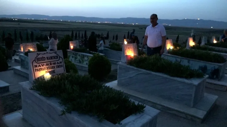 Bi pêxistina mûman şehîdên Meha Gulanê hatin bibîranîn