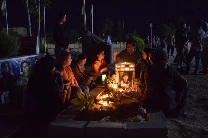 Bi pêxistina mûman şehîdên Meha Gulanê hatin bibîranîn