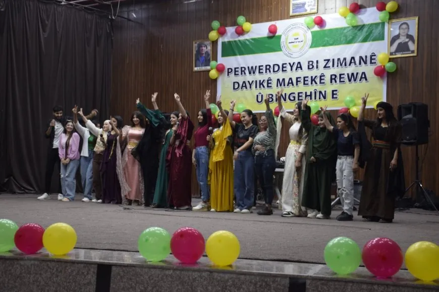 Li Hesekê bi boneya  Roja Zimanê Kurdî şahiyek li dar ket