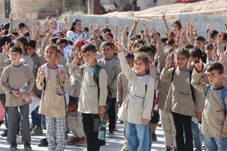 Nameya Rêber Apo li du dibistanên Kobanê hat xwendin