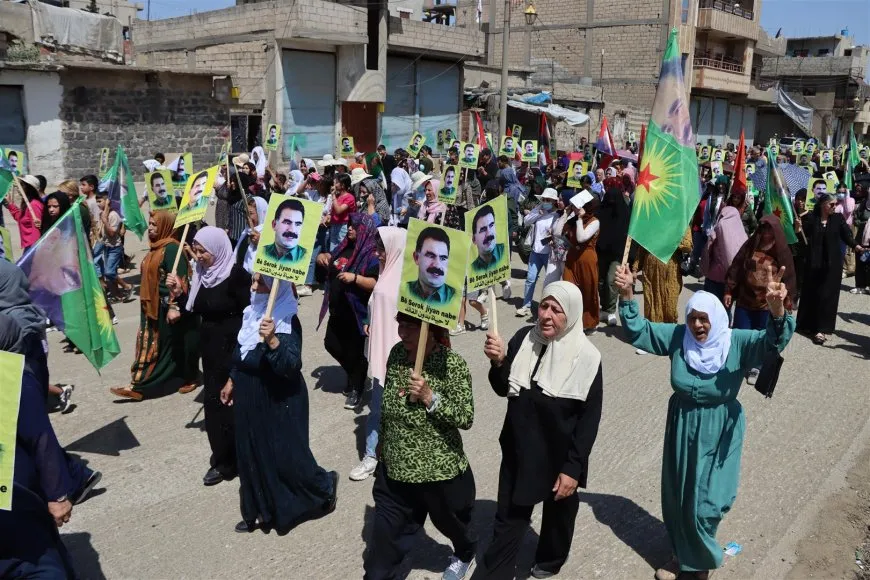 Li Dêrikê bi sedan kesî  got ’Bê Serok Jiyan Nabe’
