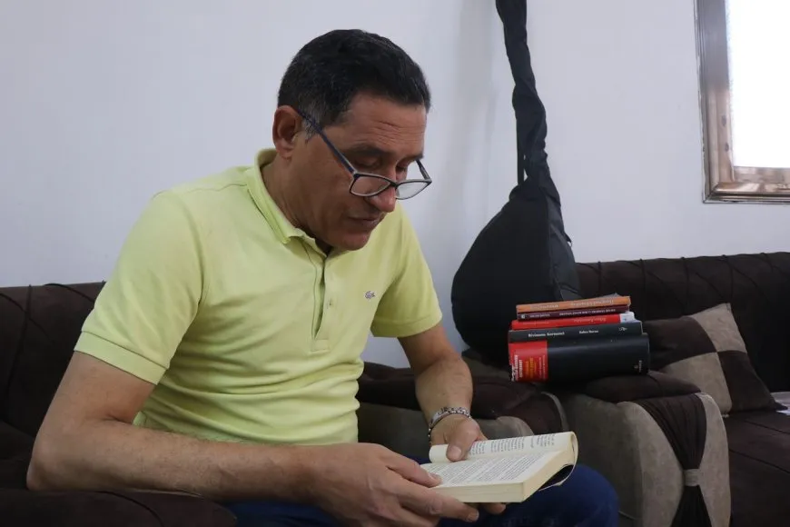 Nasnameya ji Zanîngeha Efrînê wergirtibû hîna jî di berîka wî de ye