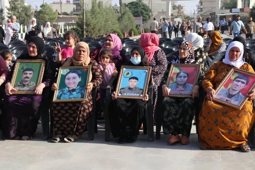 Xelkê Qamişloyê bi merasîmek heybet 128 pakrewan bi bîr anîn