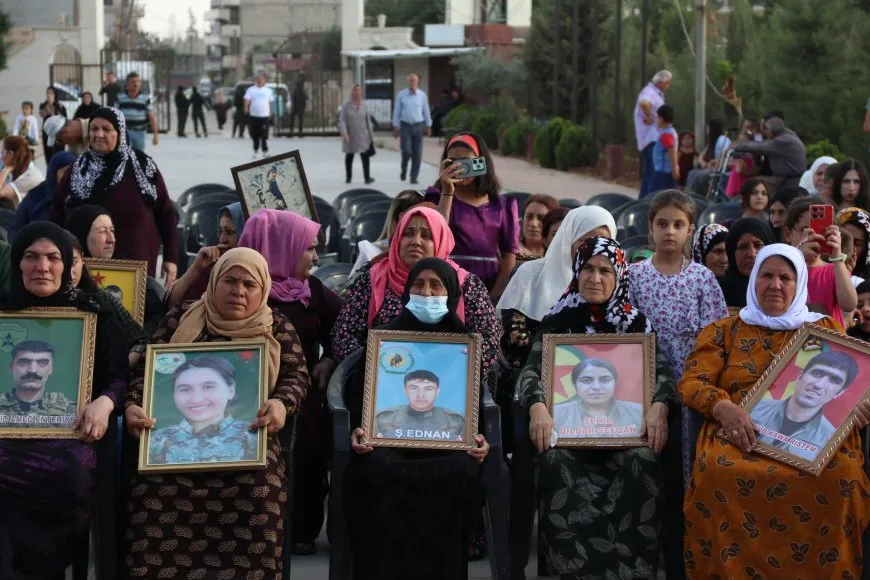 Xelkê Qamişloyê bi merasîmek heybet 128 pakrewan bi bîr anîn