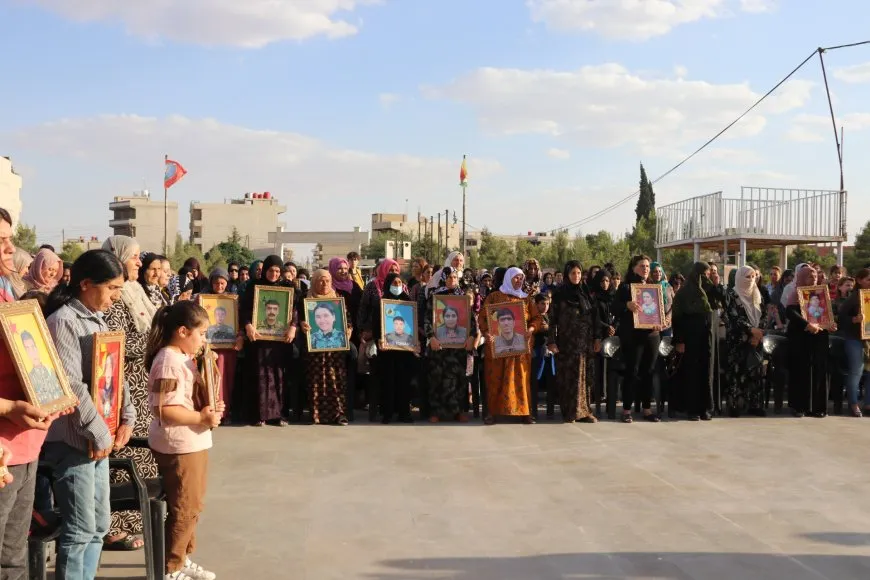 Xelkê Qamişloyê bi merasîmek heybet 128 pakrewan bi bîr anîn