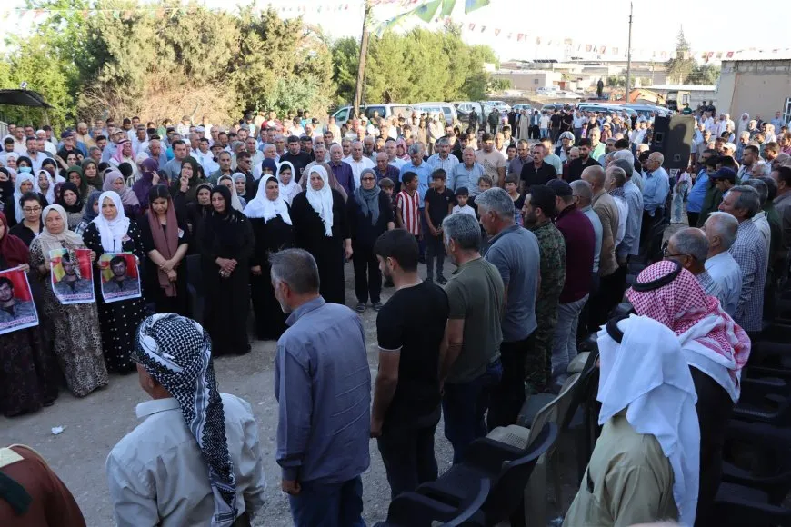 Li Dêrikê ji bo gerîla Rawan Koçer merasîmek xiyabî