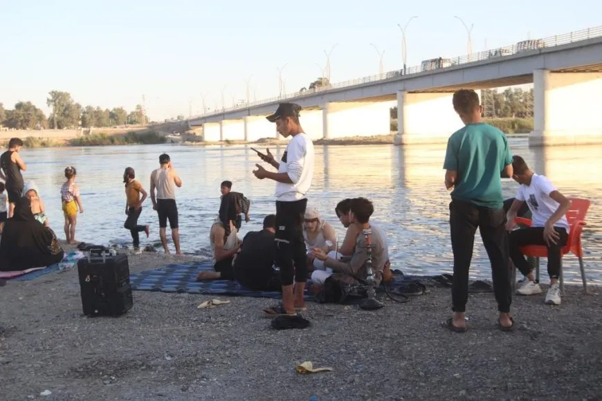 Di havînê de çemê Firatê ji şêniyên Reqayê re bûye penageh