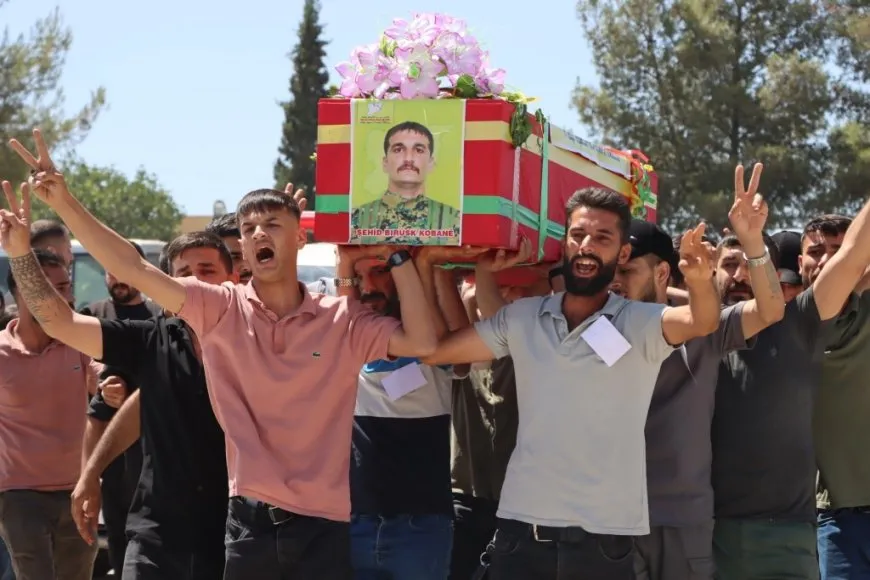 Şehîd Birûsk Kobanê hat oxirkirin û 2 şehîd hatin bibîranîn