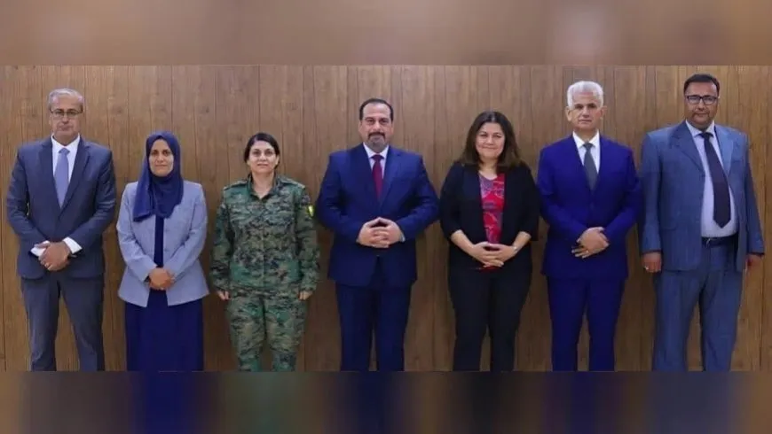 Şandeya Rêveberiya Xweser ber bi Şamê ve bi rê ket