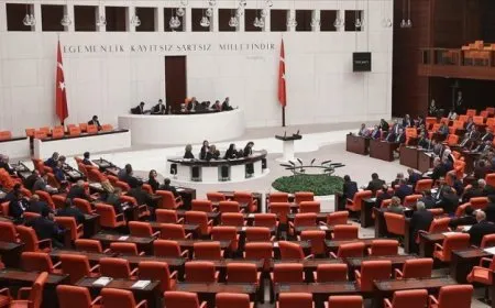 10'emîn Pakêta Darazê dê sibê bê nîqaşkirin
