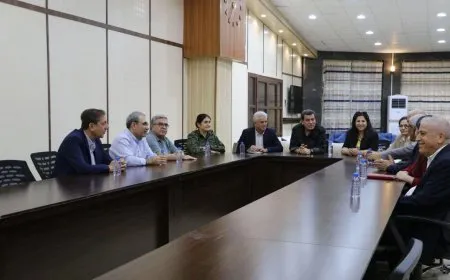 Endamên şandeya Kurdî kî ne?