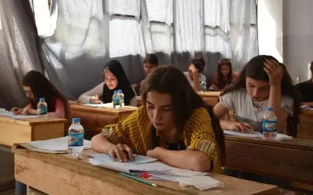 Ji bo ezmûnên qonaxa Navîn amadekarî tên kirin