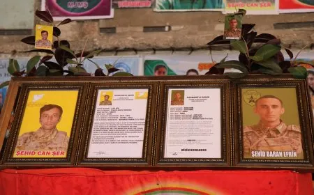 Şêniyên Helebê sersaxî da malbatên şehîd Baran û Can Şêr