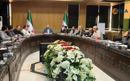 Desteya Enerjiyê ya Rêveberiya Xweser û Wezareta Enerjiyê ya Sûriyeyê li hev kir