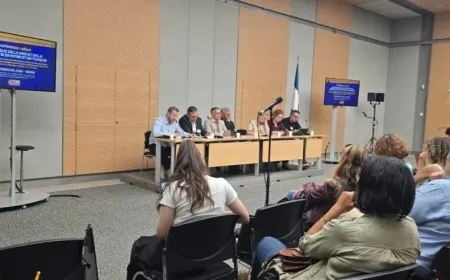 Li parlamentoya Fransayê konferansa ‘Şertgiriyên aştî û demokrasiyê li Sûriye û Tirkiyeyê’