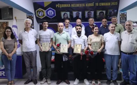 Xelatên Pêşbirka Helbesta Kurdî ya Ciwanan hatin dayîn