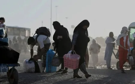 Di nava mehekê de 230 hezar Efgan ji Îranê derketin