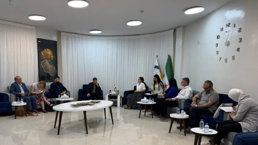 Schirdewan bi Îlham Ehmed re hevdîtin kir