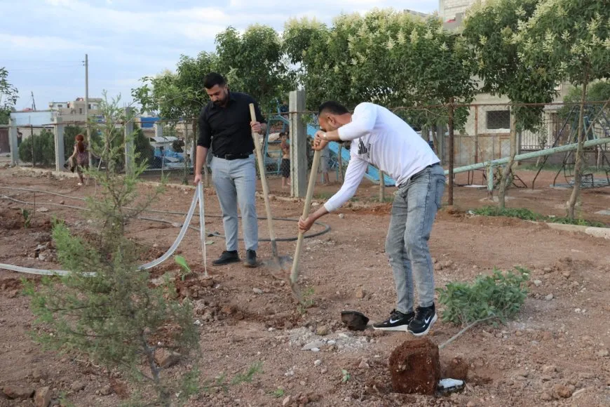 Desteya Jîngehê bi xelkê komînek Qamişloyê re dar çandin