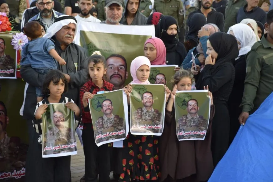 Bi merasîmek heybet xelkê Hesekê sê şehîd oxir kirin