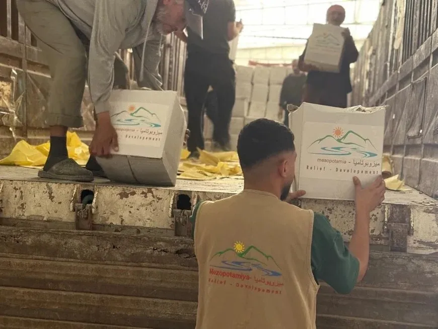 Komeleya Mezopotamya li du taxên Laziqiyê pakêtên alîkariyê belav kirin