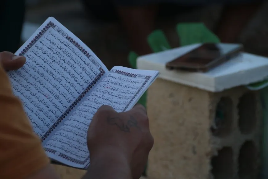 Di êvara cejnê de mûm li ser gorên şehîdan hatin pêxistin û kulîlk hatin danîn