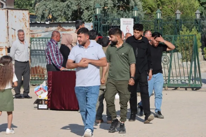 Cejna Qurbanê bi serdana goristanên şehîdan dest pê kir